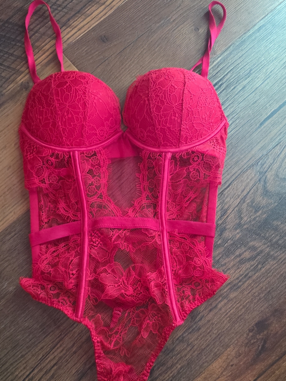 Victoria Secret NWOT Red Push Up Lace Bustier Teddy